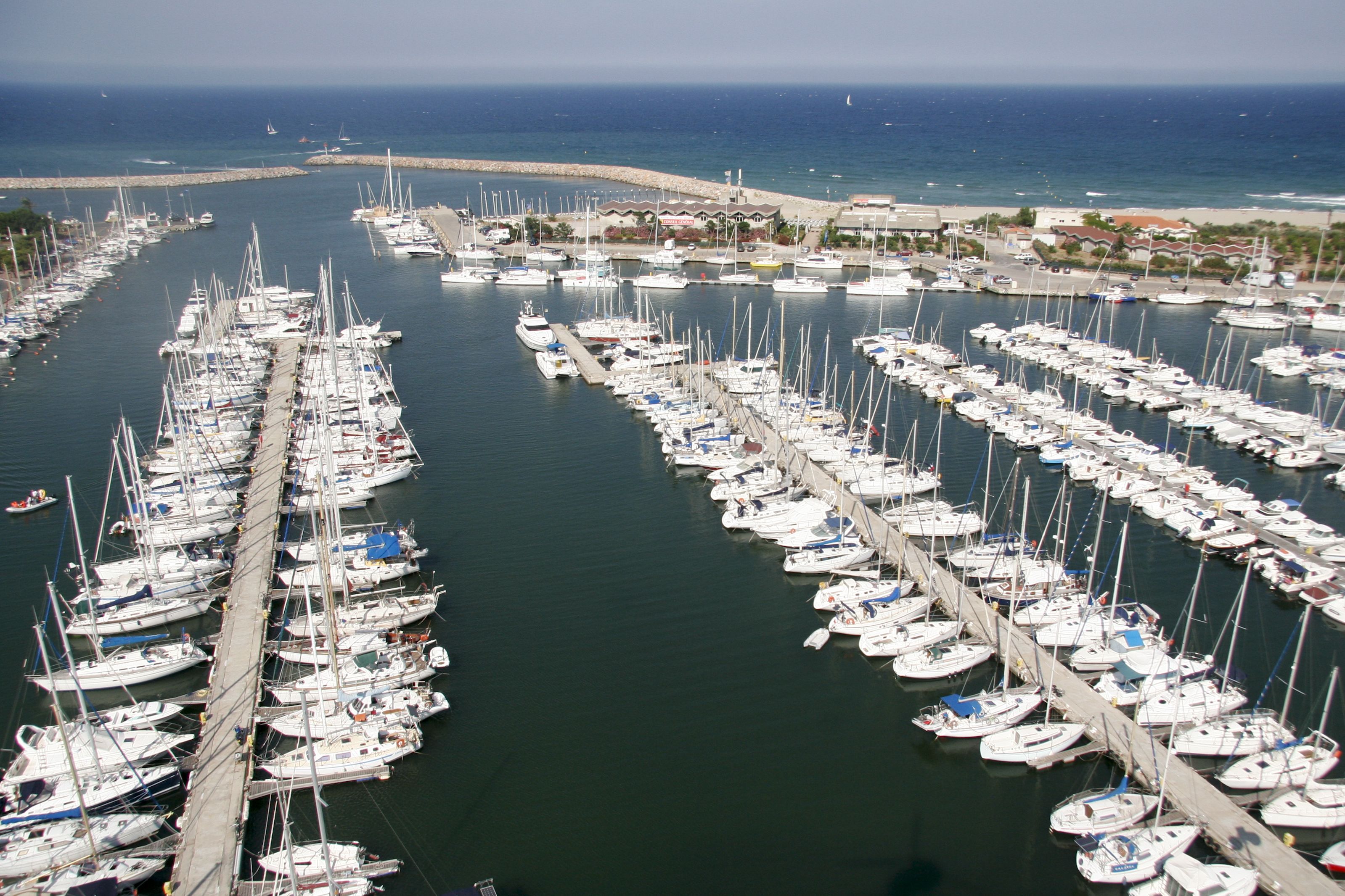 Le port de Saint-Cyprien